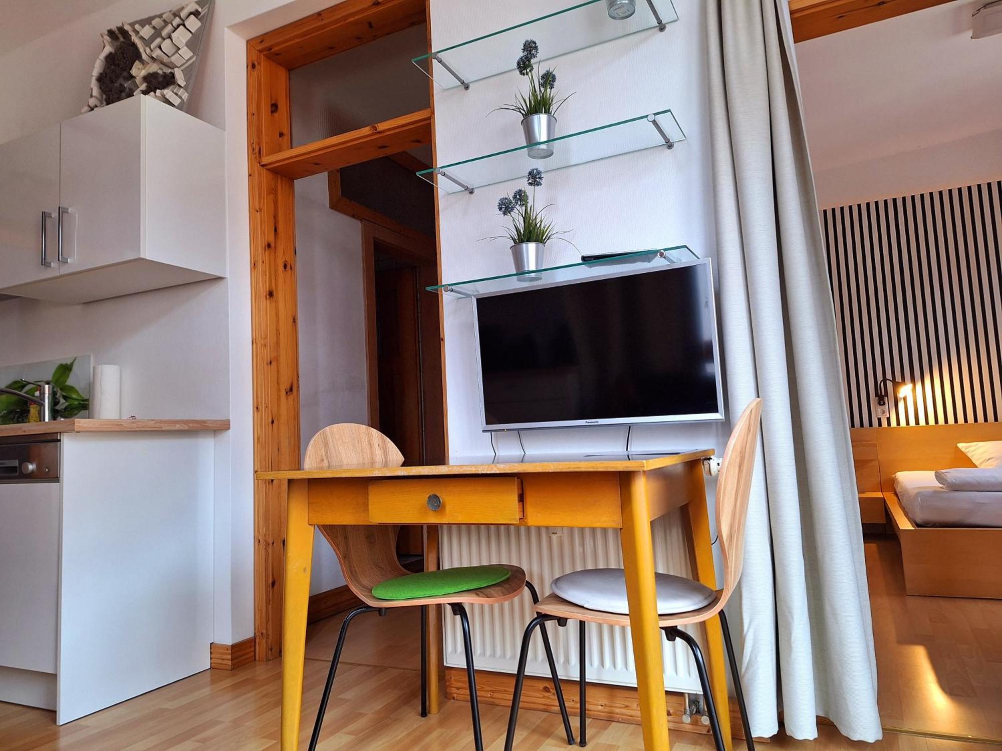 Beliebtes City-Apartment ロイトリンゲン エクステリア 写真